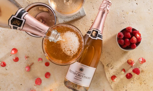 RIEBEEK VALLEY WINE CO.’S NEW ROSÉ BUBBLY IS THE DRINK THIS SUMMER