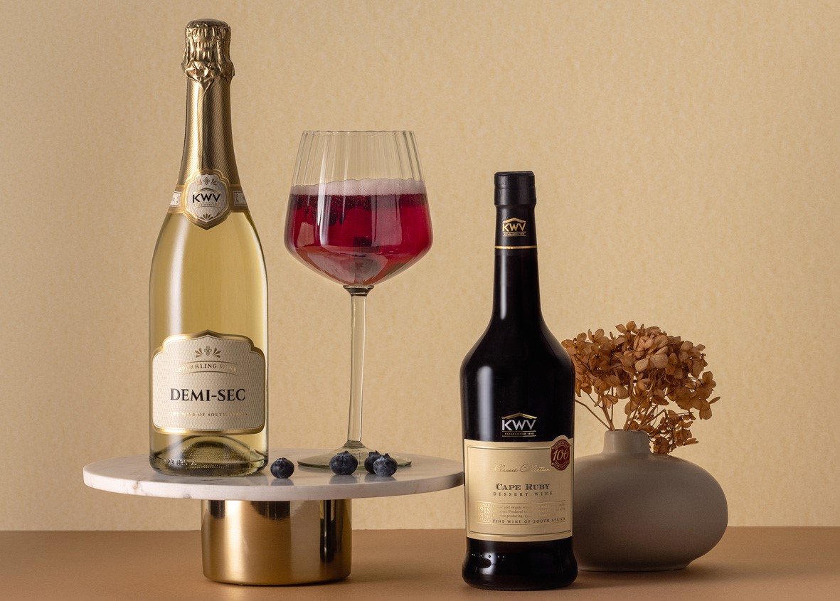 You are currently viewing <strong>Make your Easter sparkle with gorgeous KWV bubbly cocktails</strong>